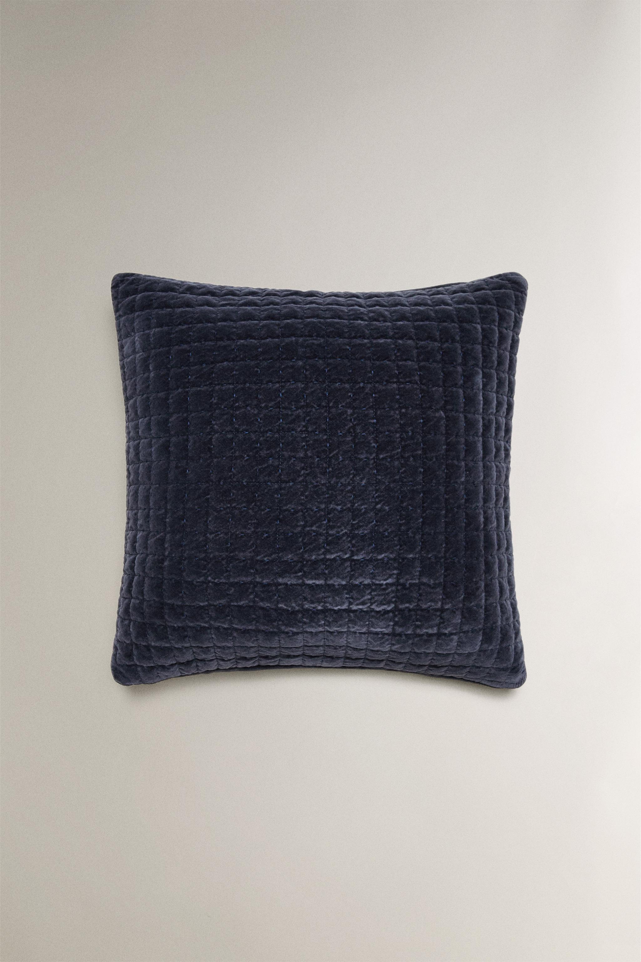 QUILTED THROW PILLOW COVER